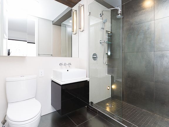 3rd image of 670 Pacific St APT 204