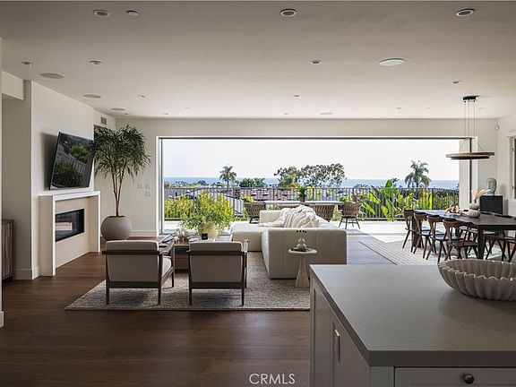 3rd image of 448 Serra Dr