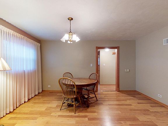 5th image of 4662 N Narragansett Ave