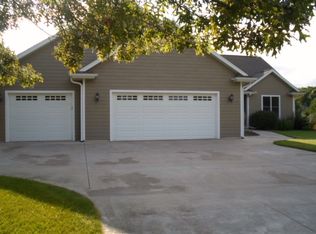 N3267 Deerview Ct, Waupaca, WI 54981