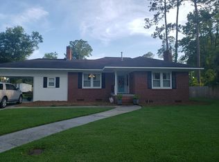 56 Floyd St, Baxley, GA 31513