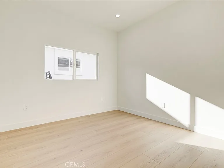 2242 N Keystone St — Photo 15
