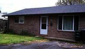 2nd image of 748 NE Lincoln St APT B