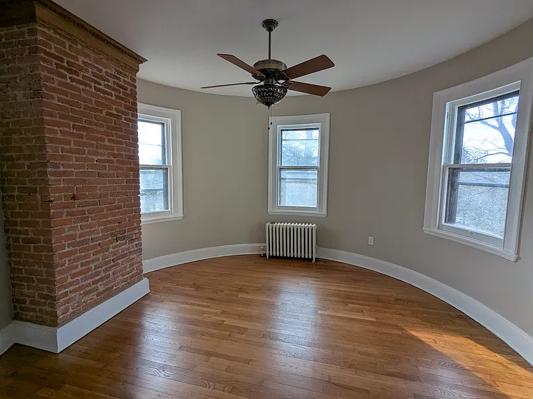 1300 Summit Ave #3 — Photo 4