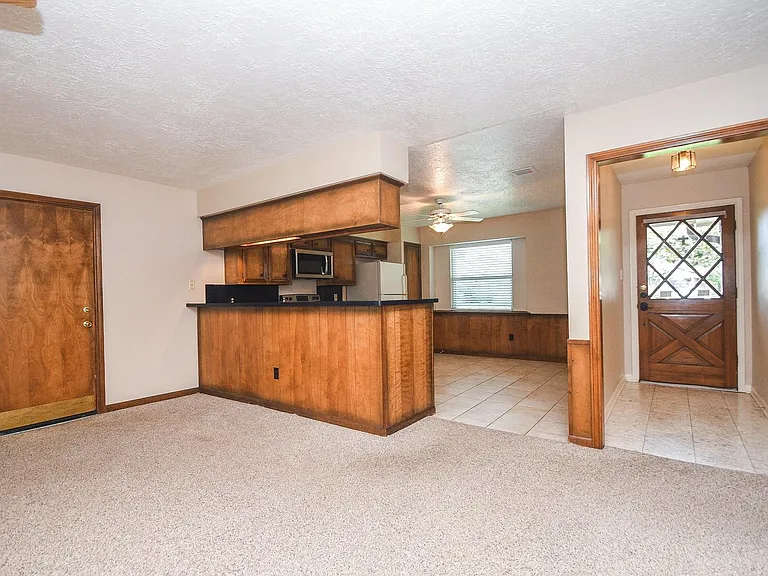 2113 Georgetown St — Photo 11