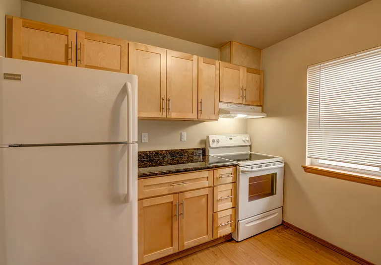 Macintosh Court Apartments — Photo 10