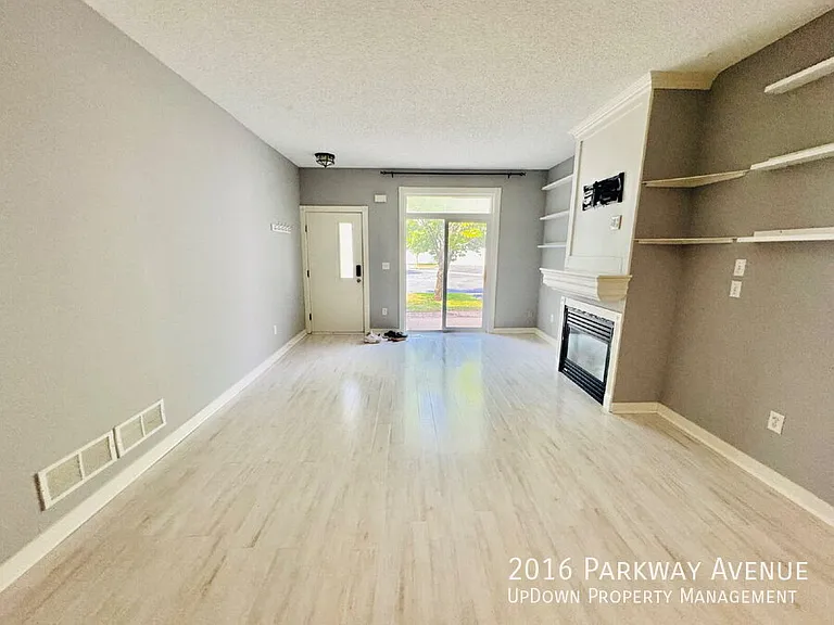 2016 Parkway Ave — Photo 3