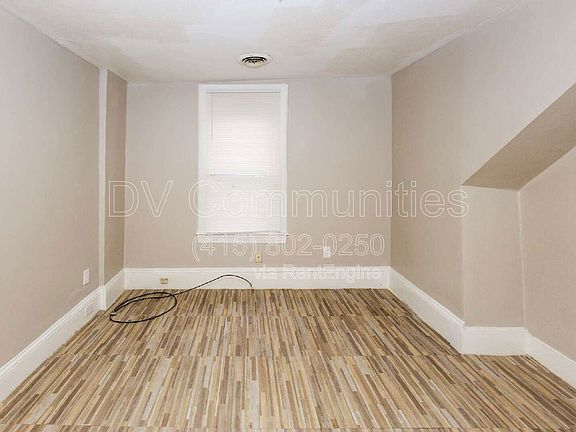 3rd image of 3926 Woodbridge Ave APT 4