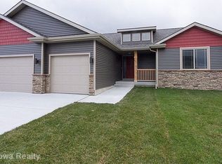 117 4th St NW, Bondurant, IA 50035