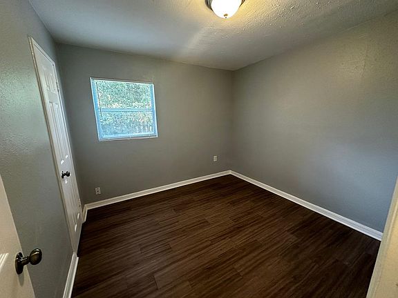 4th image of 2702 E 22nd Ave