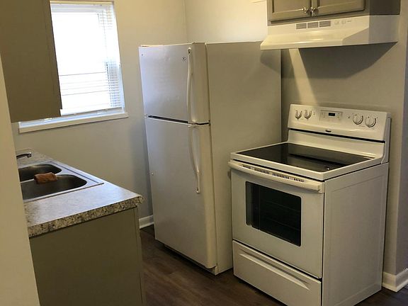 3rd image of 52 E Burton Ave #2
