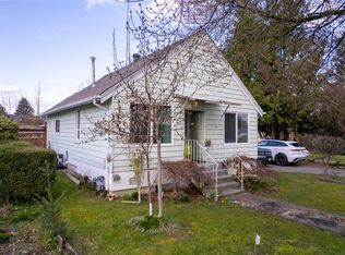 20283 Lorne Ave, Maple Ridge, BC V2X1G2