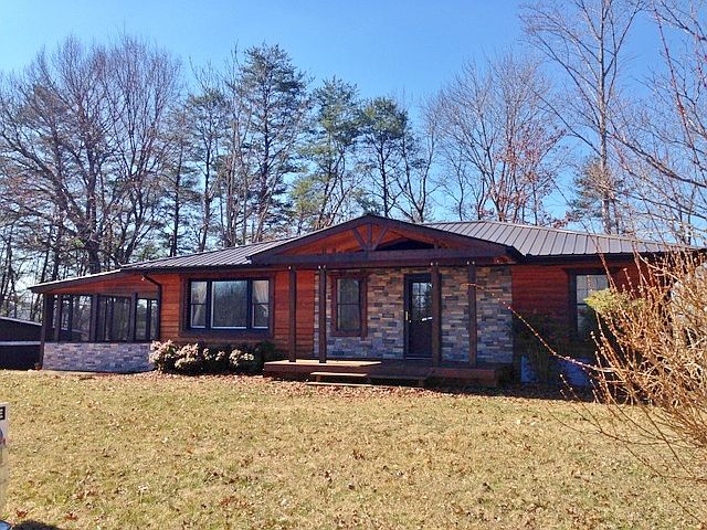 3 BR 1.5 Bath w/ River View