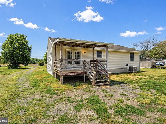5th image of 34863 Railroad Ave