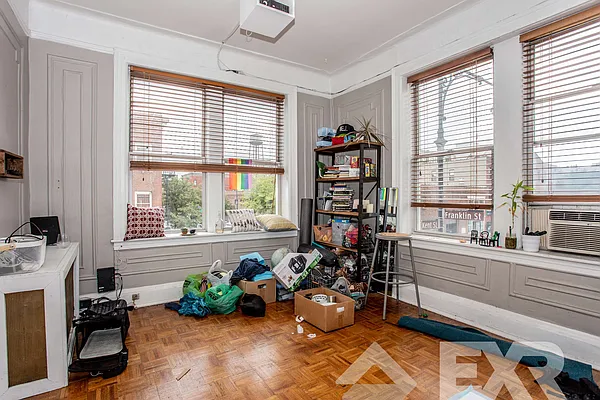 Rented by EXR | media 27