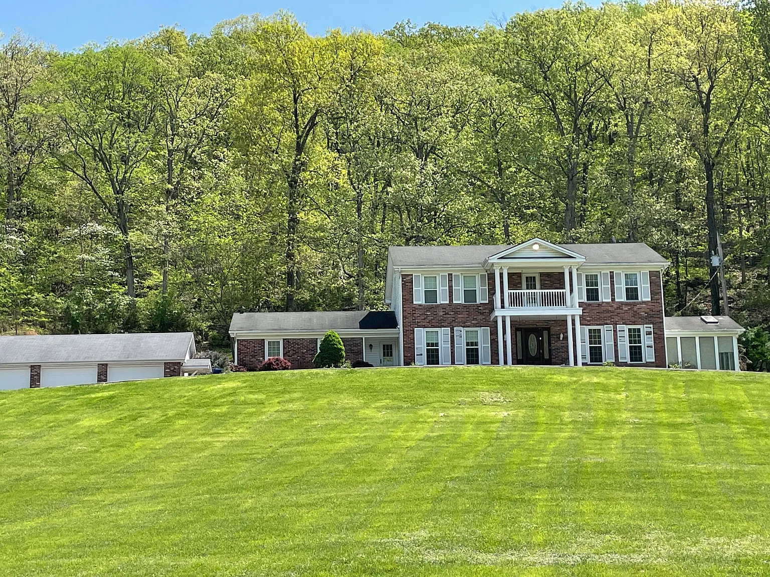 5 bed, 2958 sqft, $900 — Photo 2
