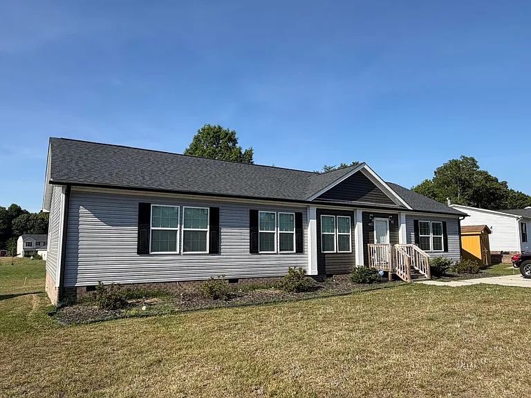 2158 Meadow Ridge Rd — Photo 1