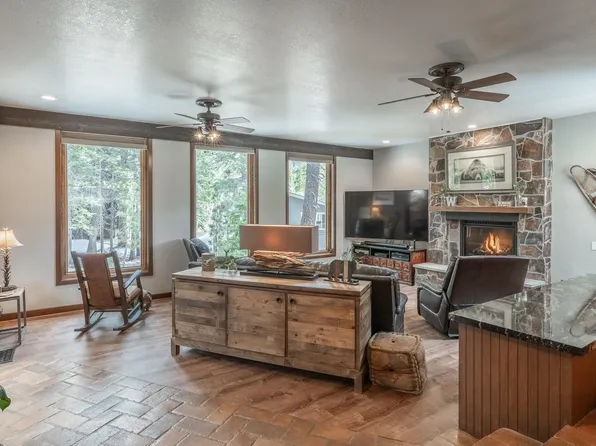 139 Ridgecrest Dr, Mammoth Lakes, CA 93546