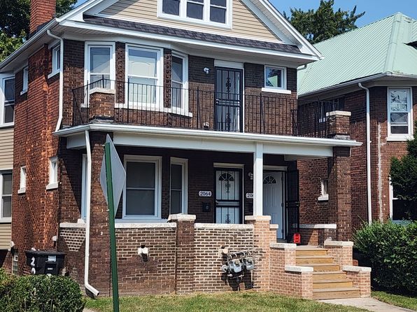 2060 Seward St #2