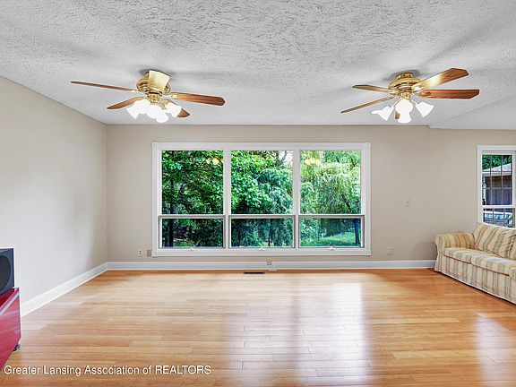 4th image of 1784 Harvey Dr