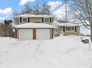 5529 S 151st St, Omaha, NE 68137