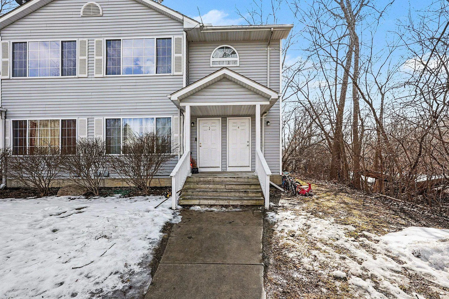 4147 W Court St photo 1