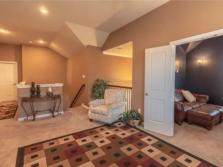 809 Park Place Ln — Photo 17