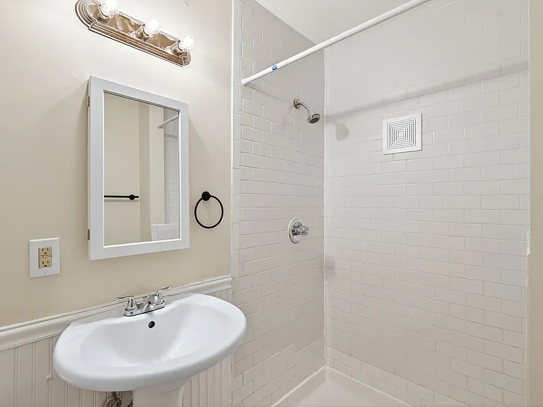 3129 Garfield Ave #2 — Photo 8