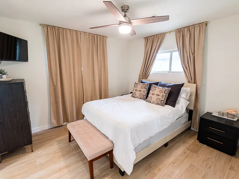7244 E Coronado Rd — Photo 8