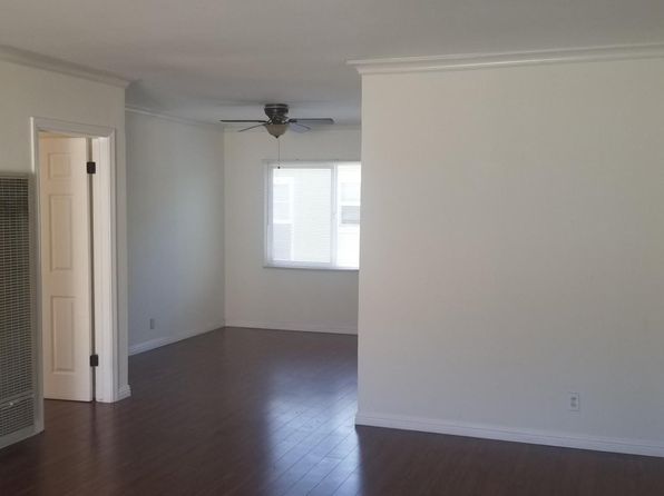 4537 Fulton Ave