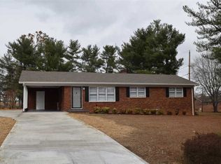 110 Fain Dr, Boiling Springs, SC 29316