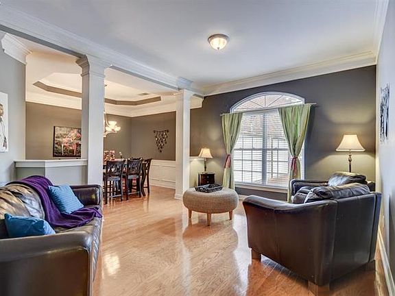 3rd image of 3123 Bruce Gardens Cir