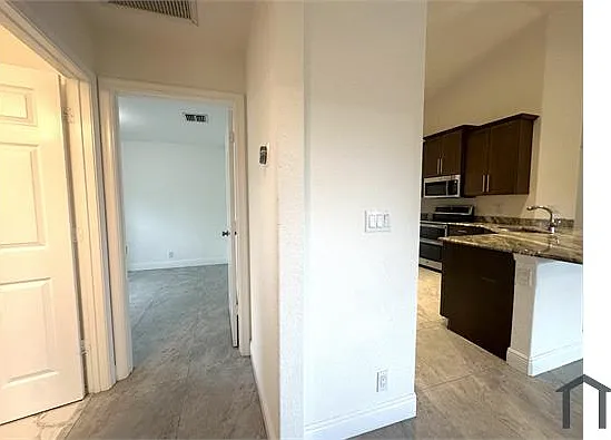 12522 Hamlin Blvd — Photo 8