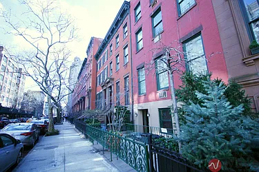Rented by Wave Real Estate Group