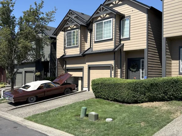 5856 SE Woodland Dr, Gresham, OR 97080
