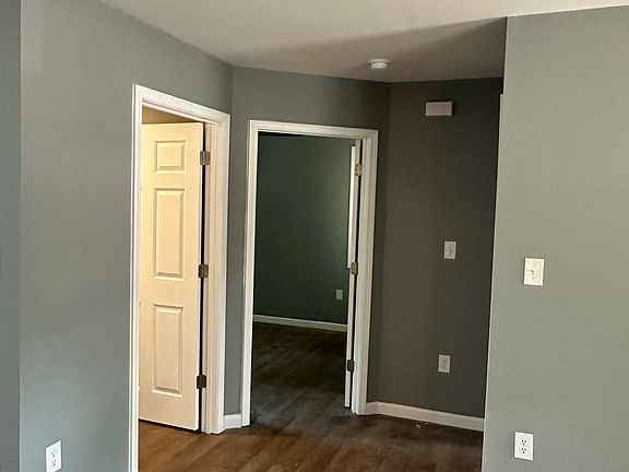 2nd image of 1186 Thorne Ave