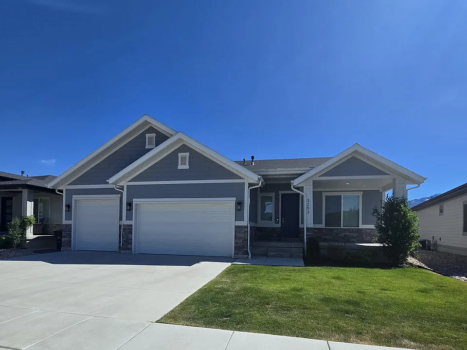 3253 W Oxford Loop