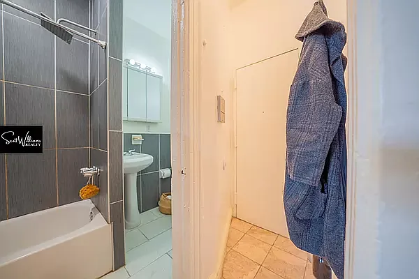 Rented by Scott Williams Realty LLC | media 60