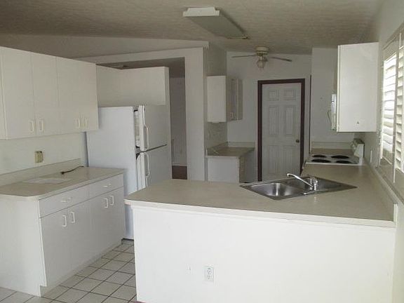 3rd image of 6692 Picante Cir