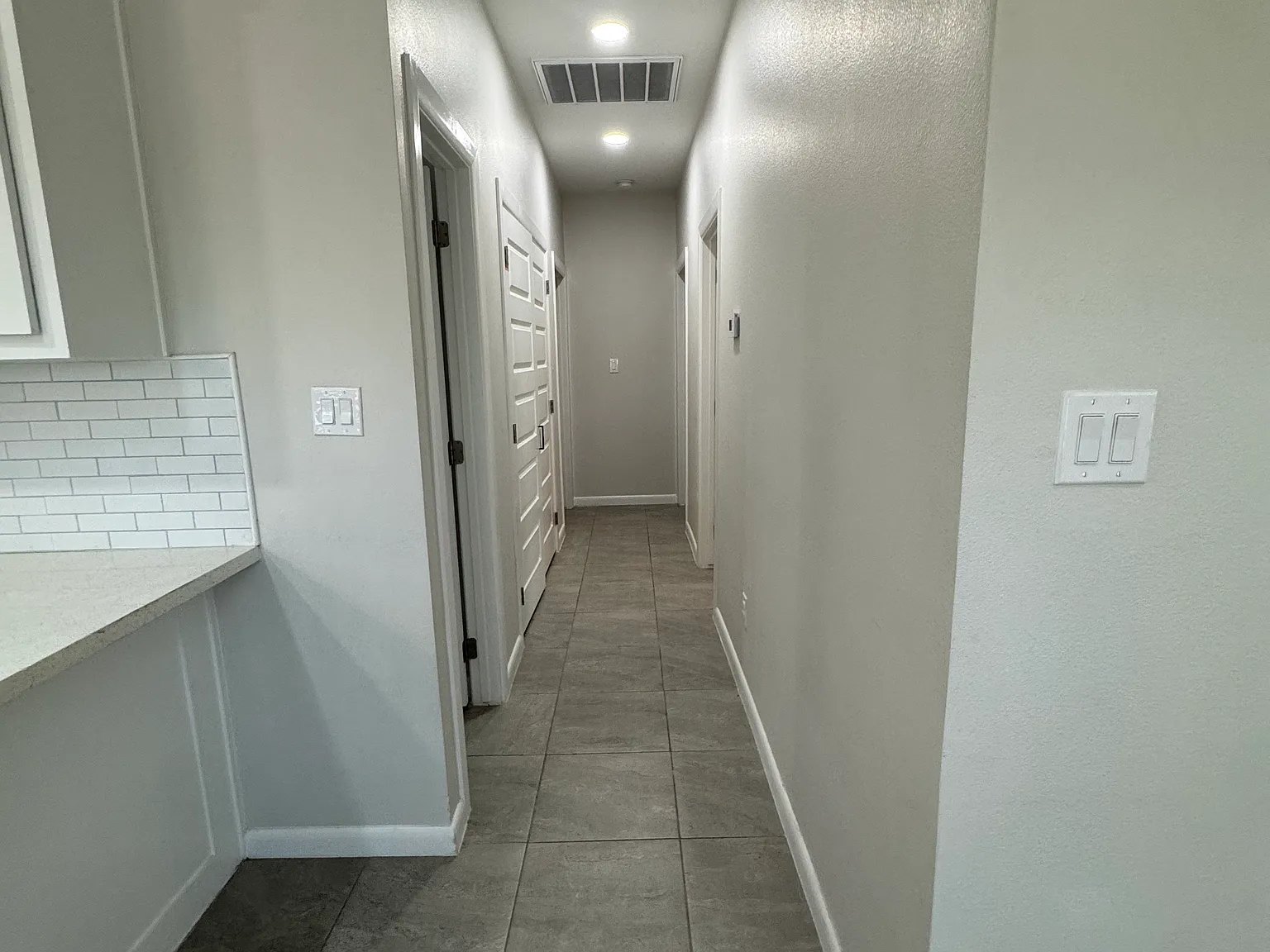 3 bed, 1092 sqft, $1,350 — Photo 4