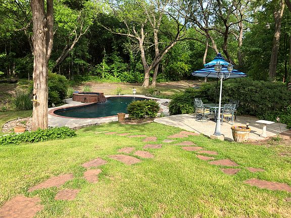 3rd image of 7820 Clark Ct