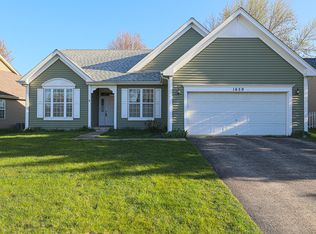 1659 Blackwell Ln, Aurora, IL 60504