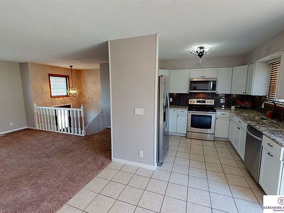 3rd image of 16012 Wood Dr