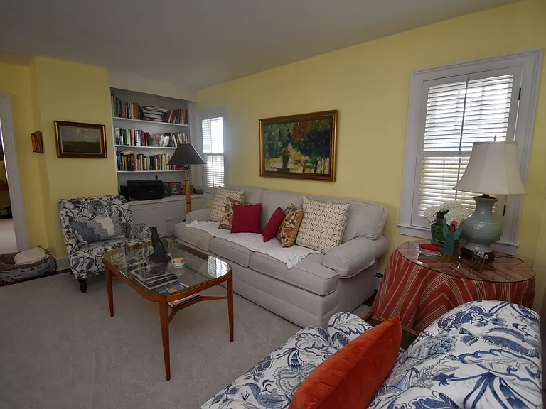 15 Trumbull St — Photo 9