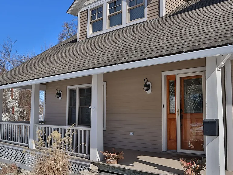192 Slater Ave — Photo 1