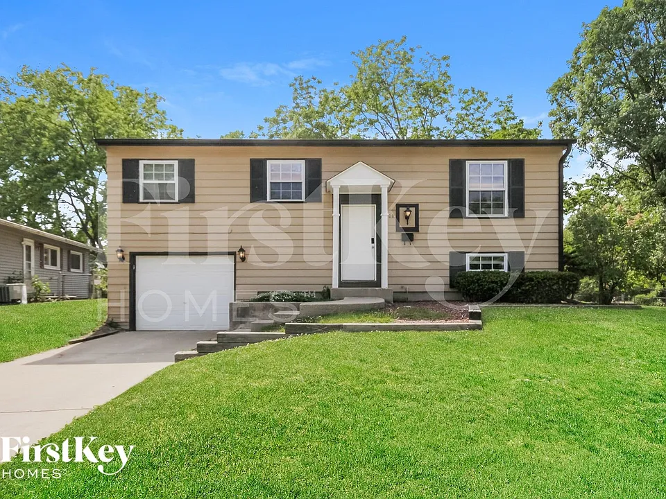 100 Shadywood Ln