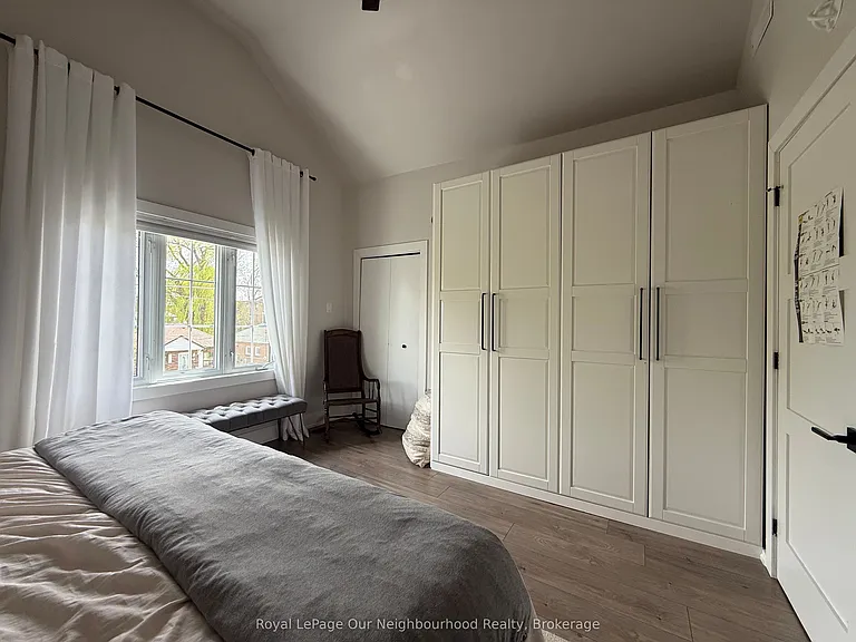 48 Albani St #UPPER — Photo 13