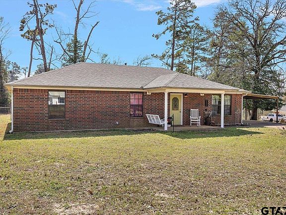 2nd image of 110 Earl St