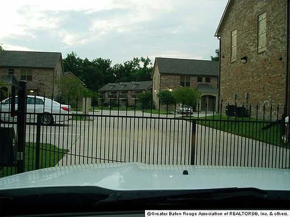 4th image of 888 S Kenilworth Pkwy APT 1G