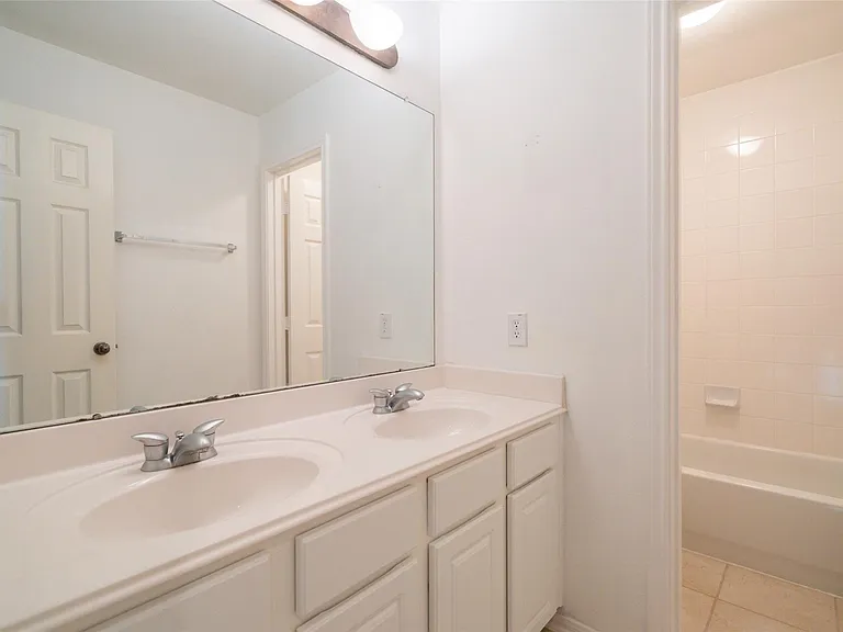8811 Sun Haven Ln — Photo 27